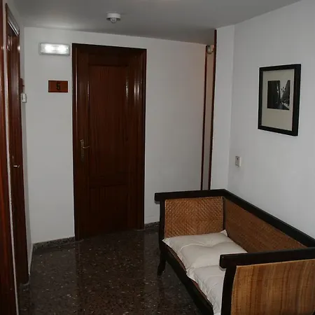 Penzion Puente De Piedra 3*