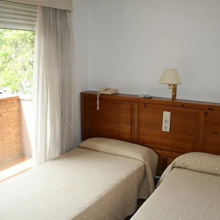 Penzion Puente De Piedra 3*