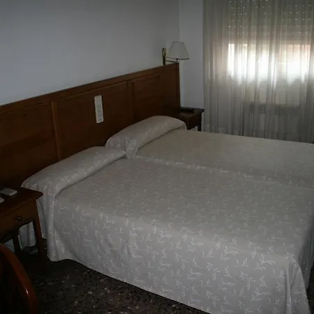 Affittacamere Puente De Piedra 3*