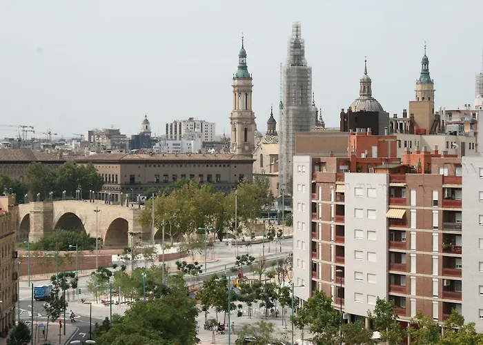 Puente De Piedra Zaragoza